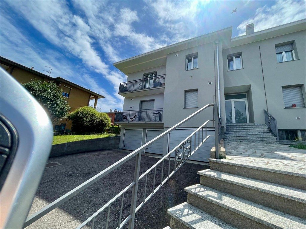 Bgg850 - panoramico quadrilocale non arredato 2 posti auto coperti