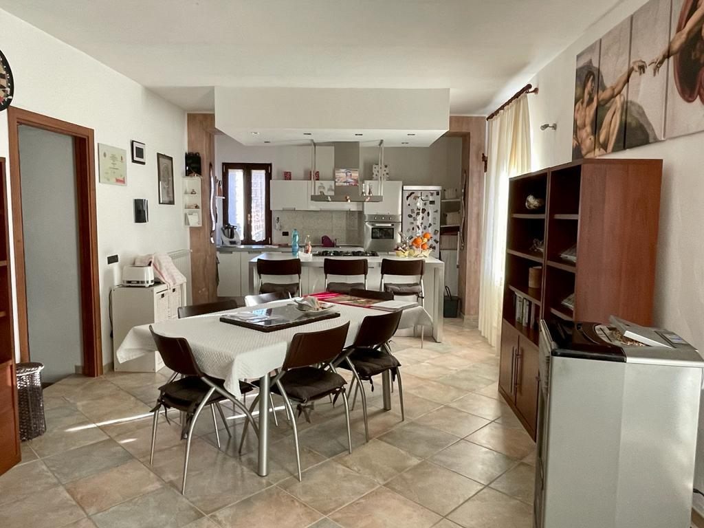 BL/gl139 - APPARTAMENTO INDIPENDENTE DI 3 LOCALI + DOPPI SERVIZI + SOLAIO MANSARDABILE + BOX