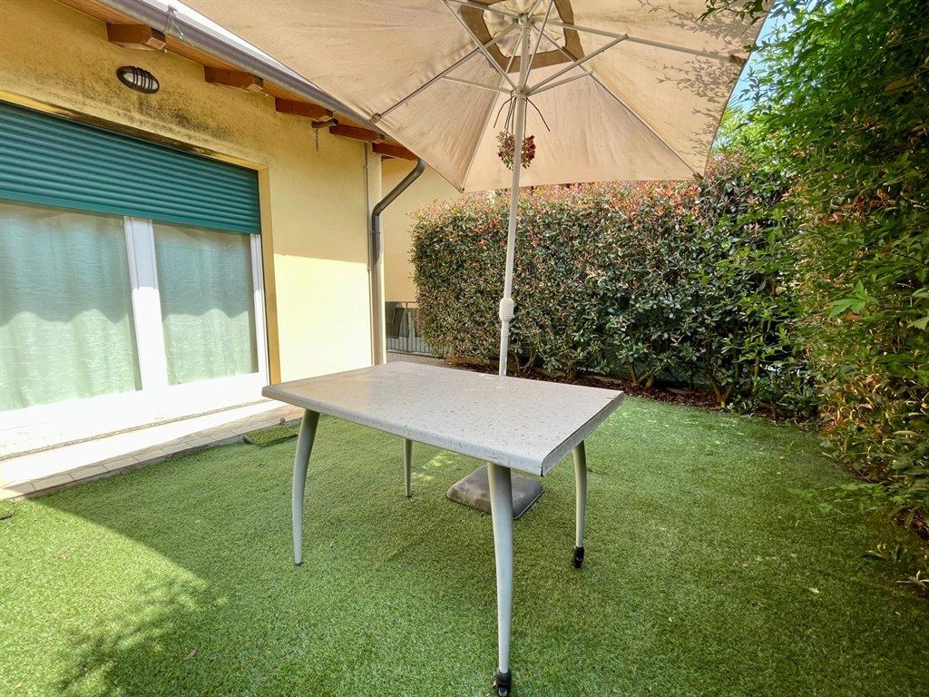 vld860 - ampio appartamento di 3 locali + servzi - giardino - terrazzo -  doppio box .. libero 01/08/2024
