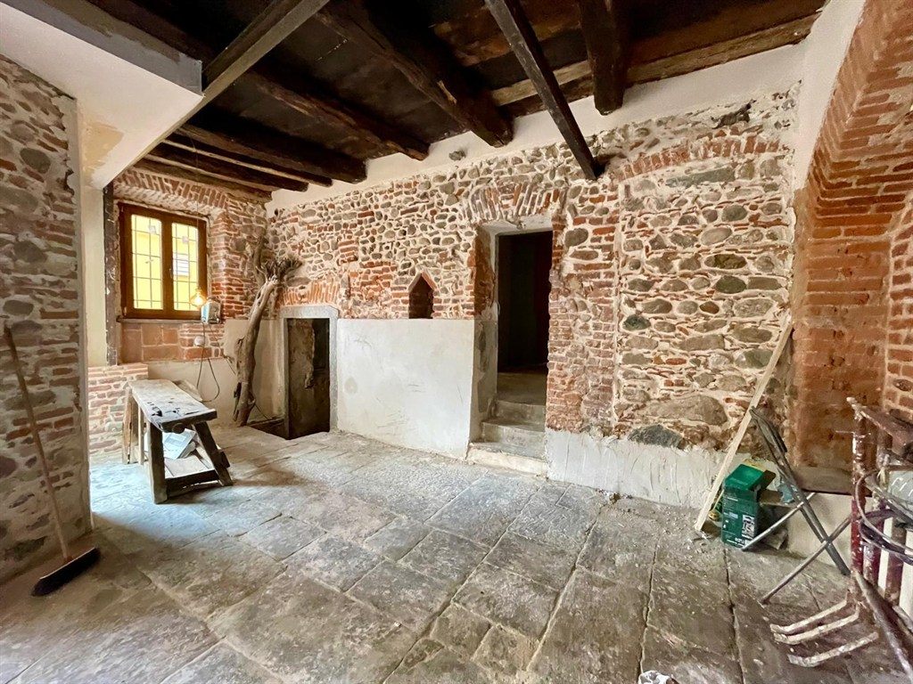 nuovo negozio / ufficio open space  in fase di ultimazione.. possibilità di personalizzazione
