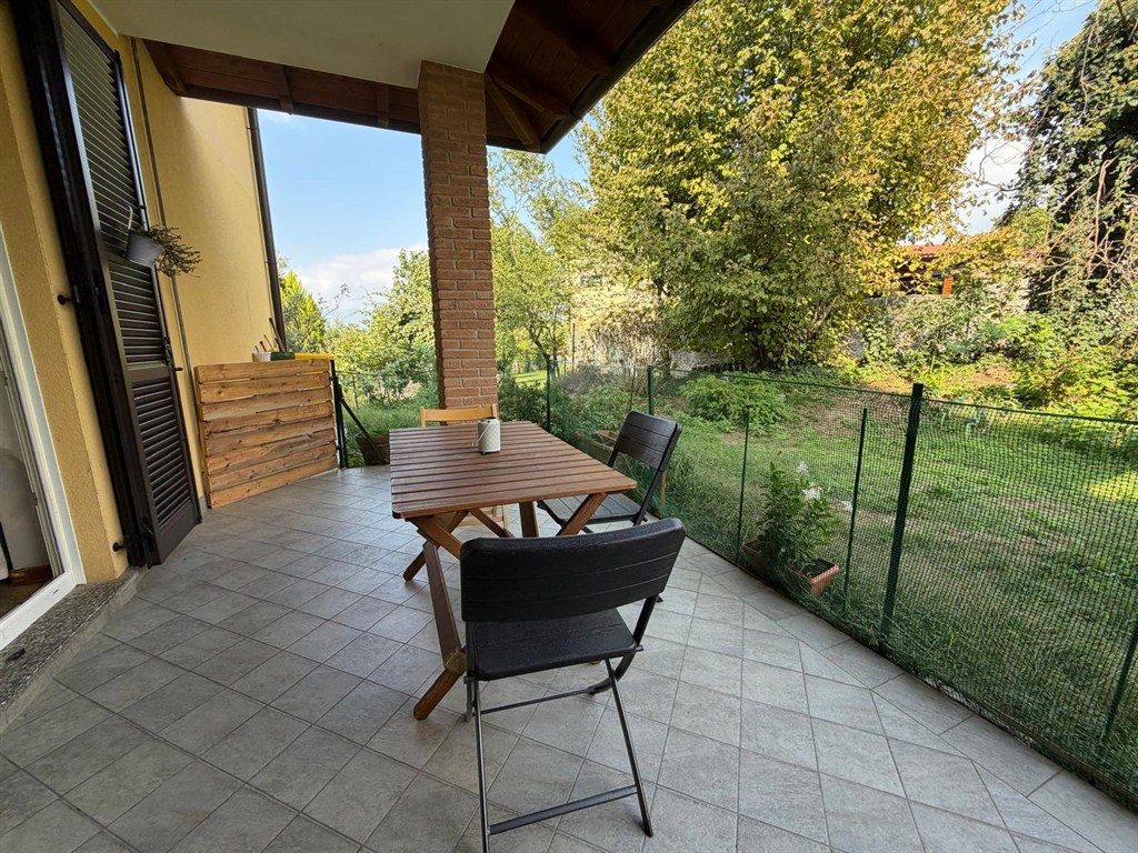 mnt740 - introvabilie bilocale con amio giardino e doppio box