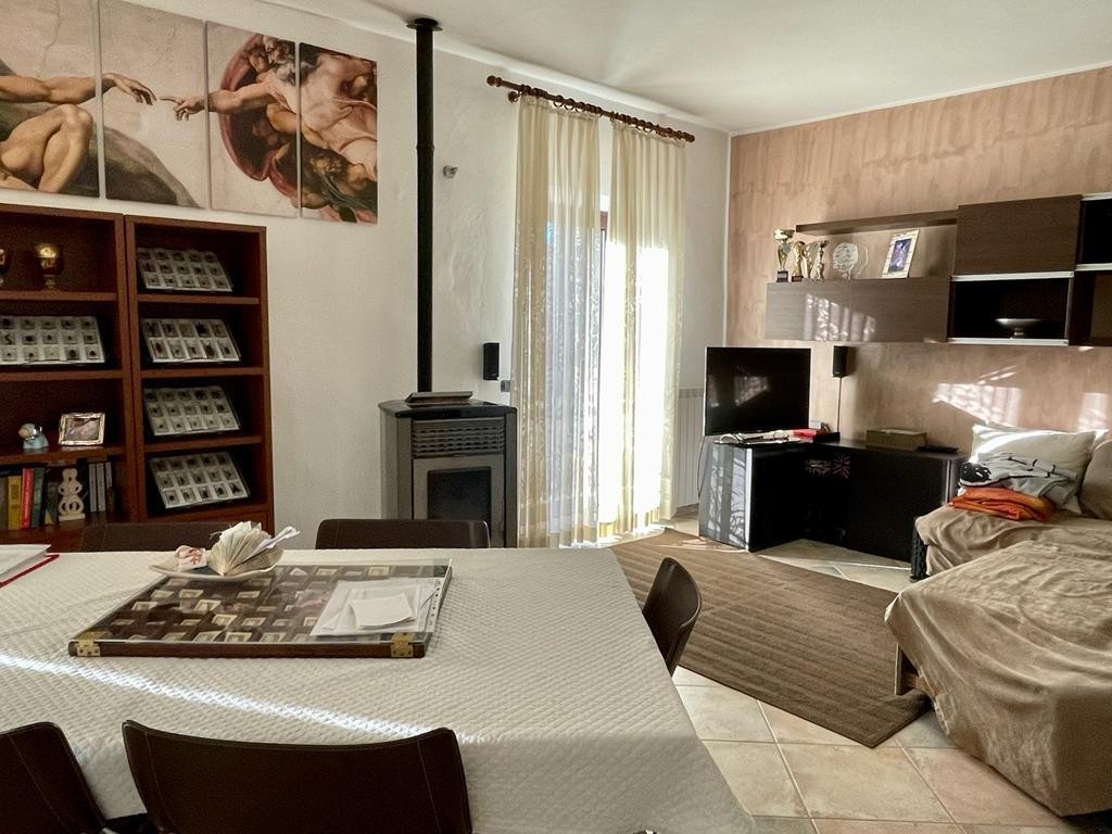 gl139 - ottimo ampio trilocale doppi servizi, solaio mansardabile box auto