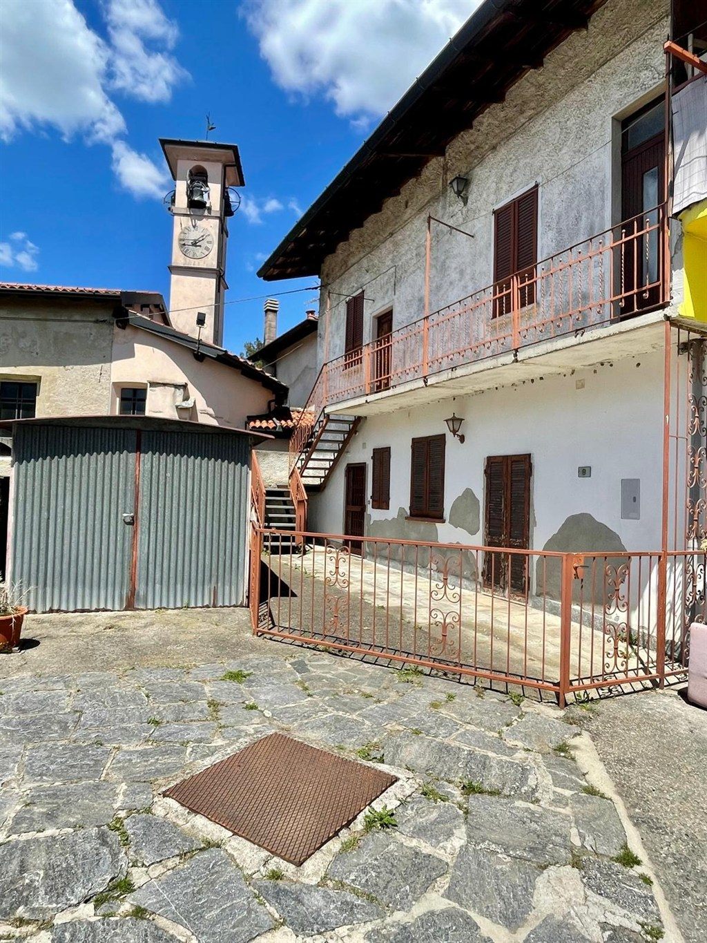 cdv69 - casa della nonna di 3 locali 2 bagni - area esterna privata recintata + box