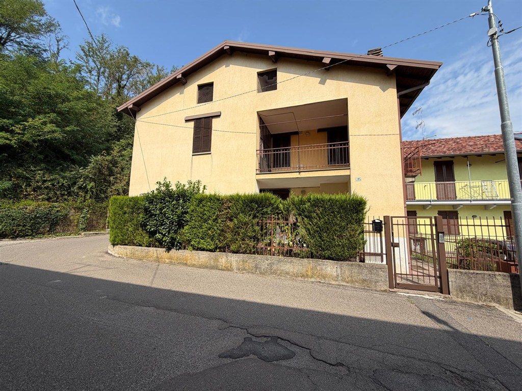 va185 - casa indipendente libera subito: 4 locali, servizi doppio box e picola area esterna recintata