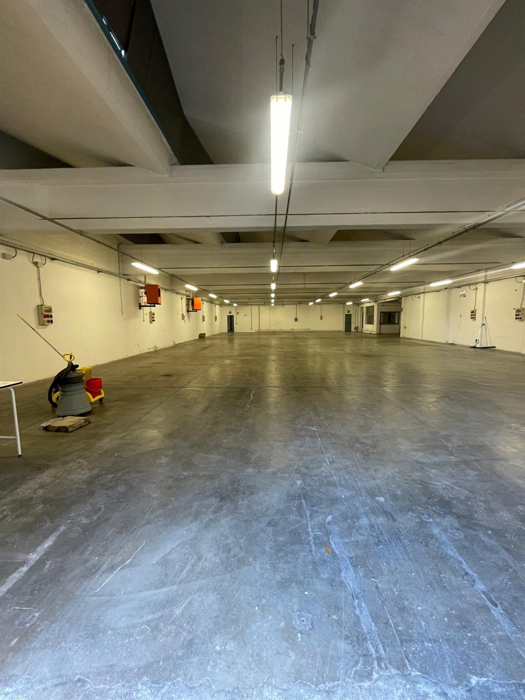 capannone commerciale indipendete mq 1500 - libero subito!