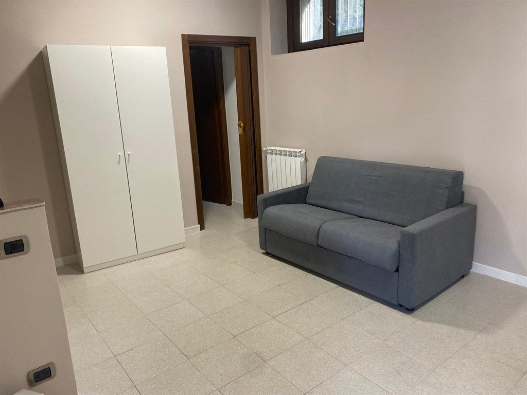 cs - nuovo molocale indipendente - arredato con posto coperto per moto - lavanderia