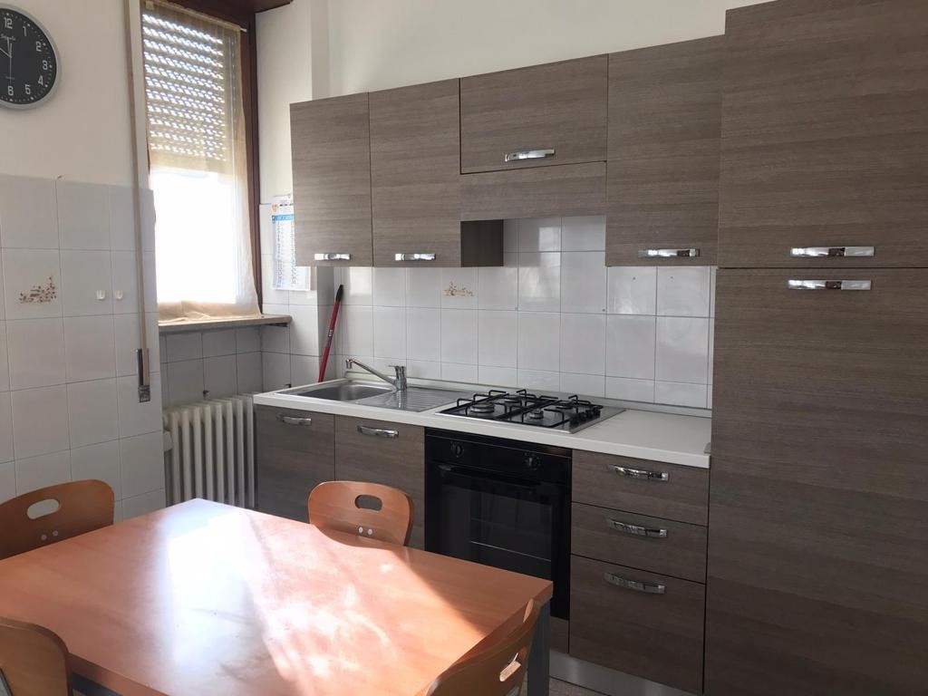 grade bilocale + cucina abitabile, cantina e posto auto sotto casa.. spese condominiali incluse